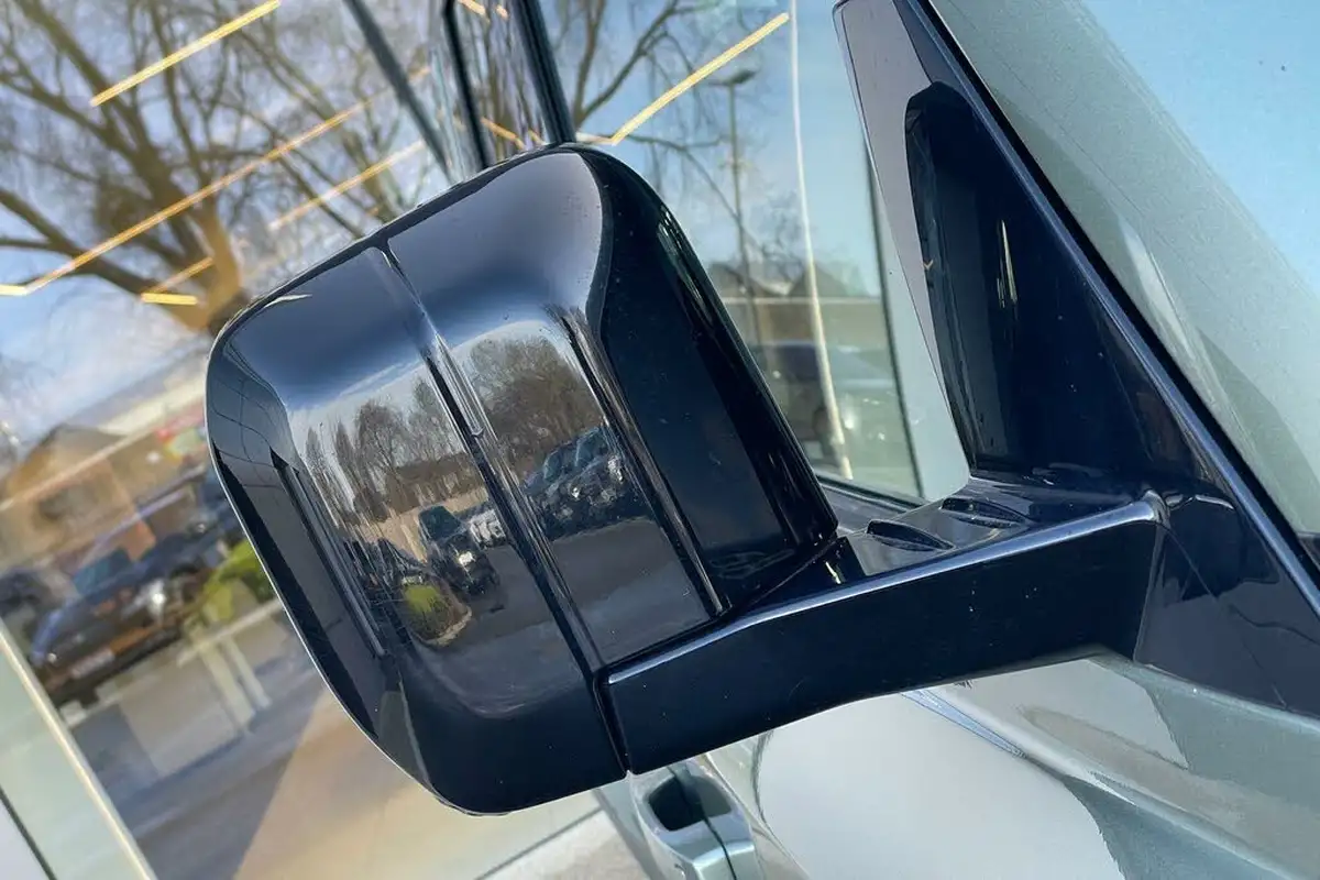 2020-land-rover-110-defender-20-p300-se-110-big-58