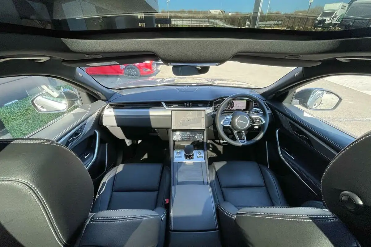 2024-jaguar-f-pace-20-p400e-r-dynamic-se-black-big-3