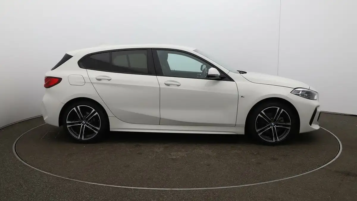 2023-bmw-1-series-15-118i-m-sport-lcp-dct-big-47