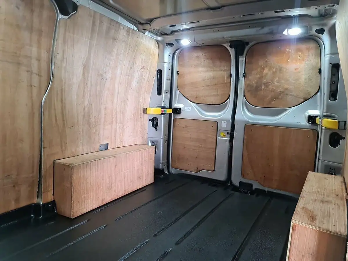 2021-ford-transit-custom-20tdci-300-l1h1-limited-130pseu6dt-panel-van-big-6