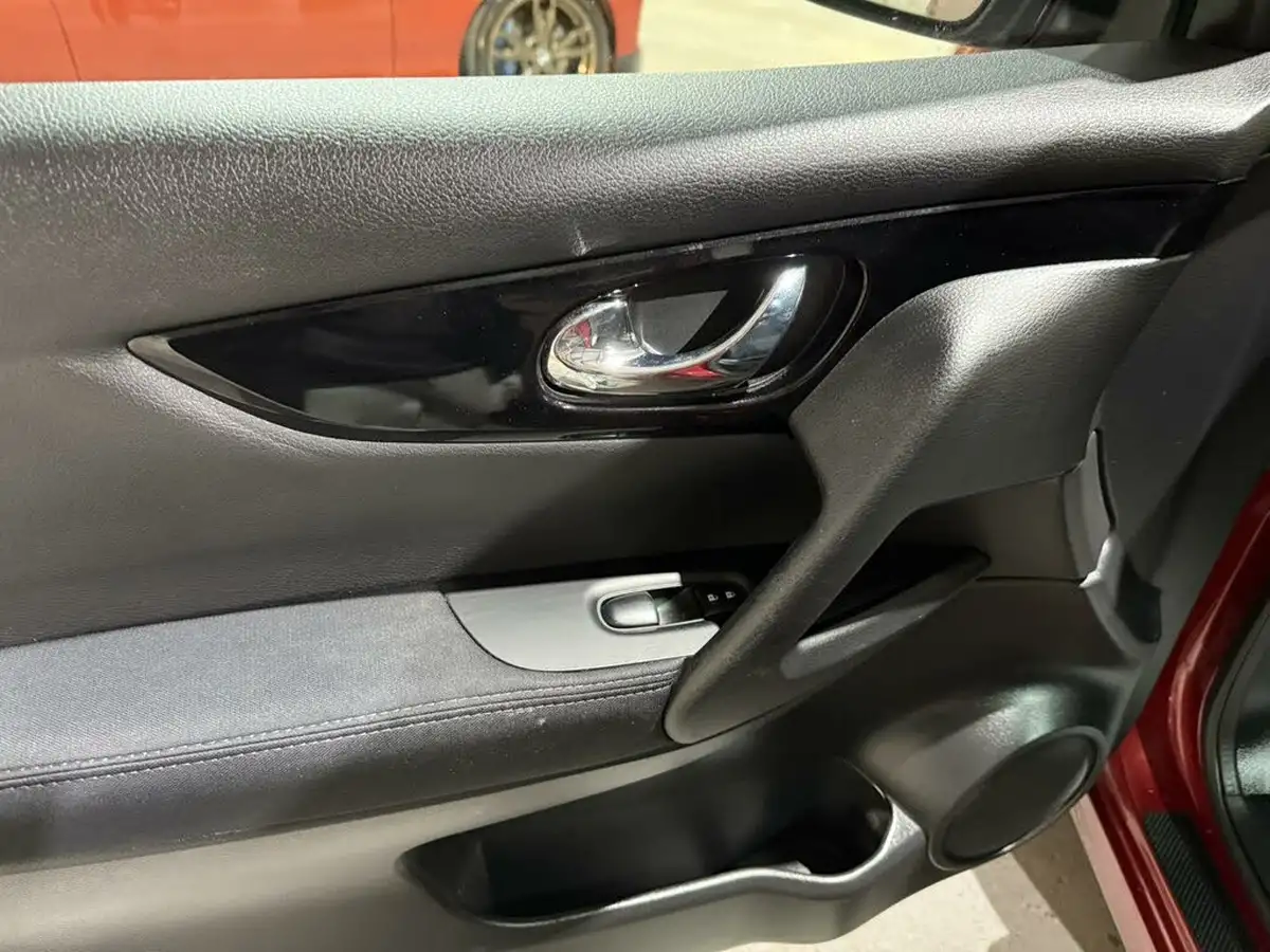 2014-nissan-qashqai-15dci-acenta-premium-big-7