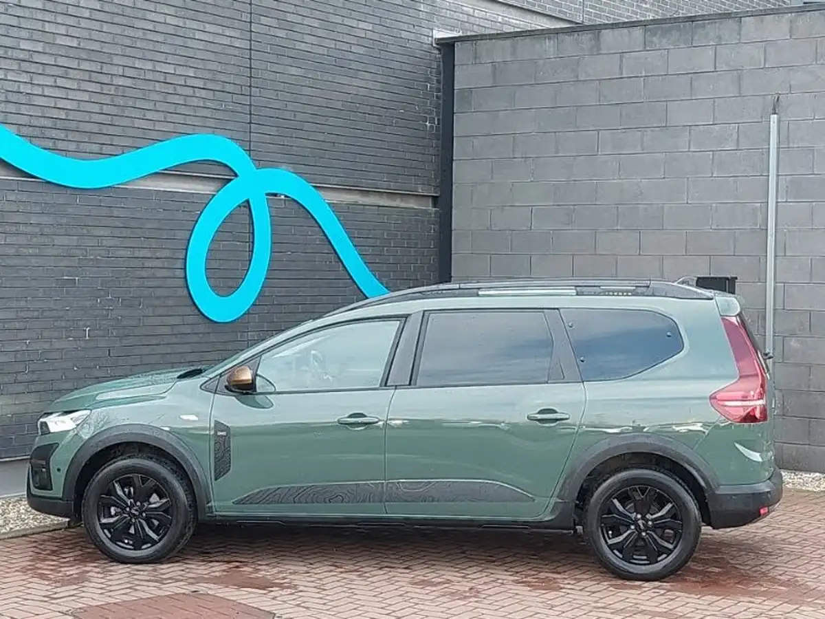 2024-dacia-jogger-16-tce-extreme-big-3