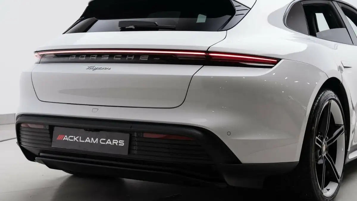 2023-porsche-taycan-e-sport-turismo-476ps-performance-battery-plus-big-27