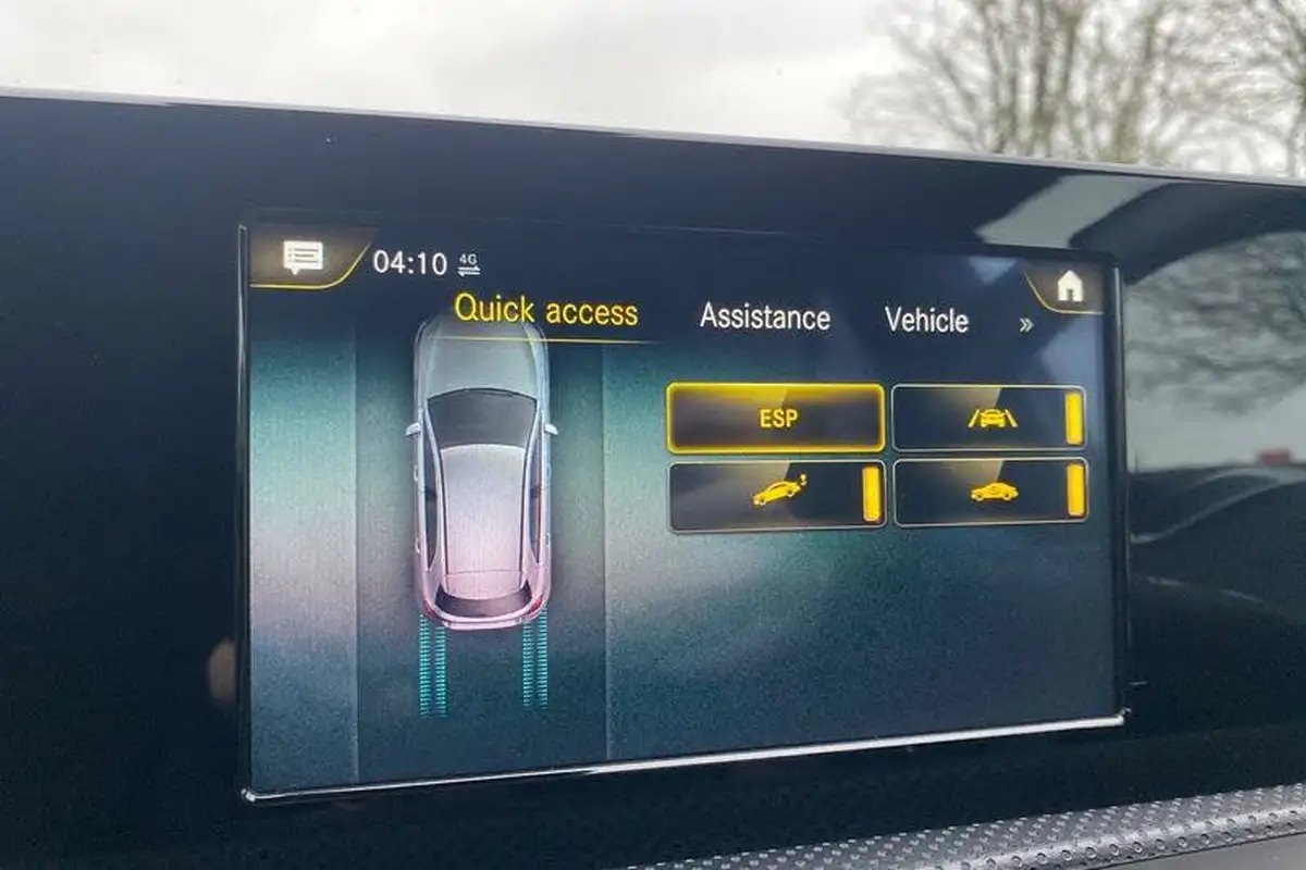 2019-mercedes-benz-a-class-13-a180-amg-line-hatchback-5d-big-38