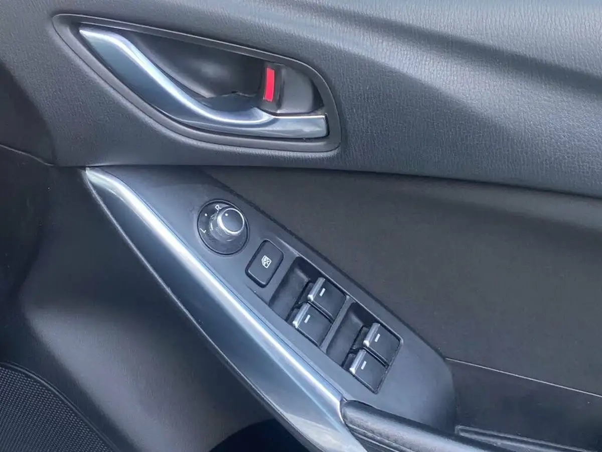 2016-mazda-mazda6-20-se-nav-big-15