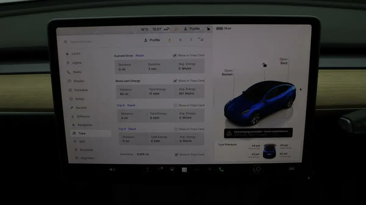 2022-tesla-model-y-e-long-range-big-9