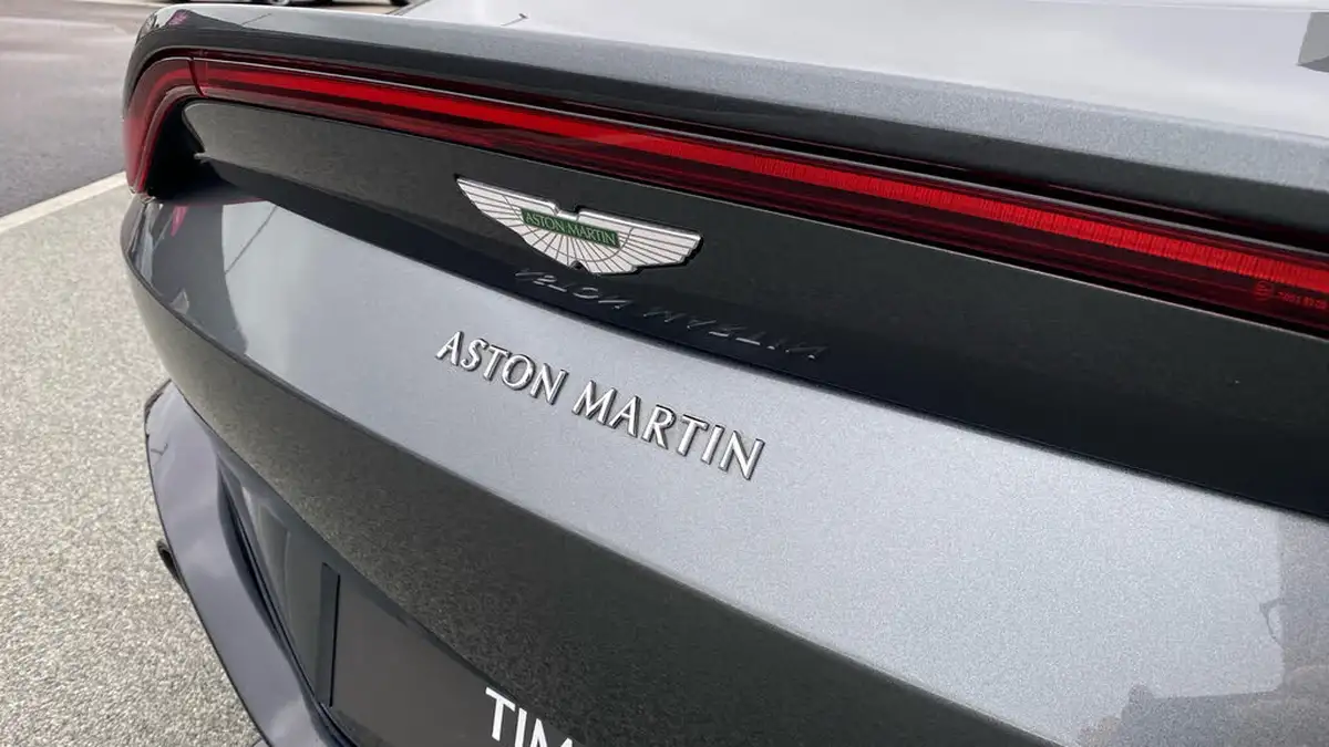 2019-aston-martin-vantage-40-v8-vantage-big-20