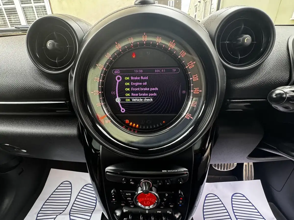 2014-mini-countryman-16-john-cooper-works-chili-auto-big-16