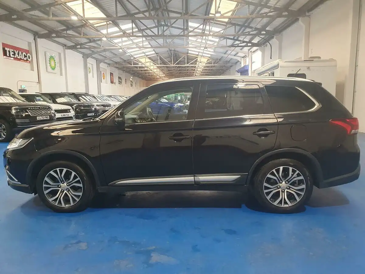 2016-mitsubishi-outlander-22di-d-gx3-7st-big-5