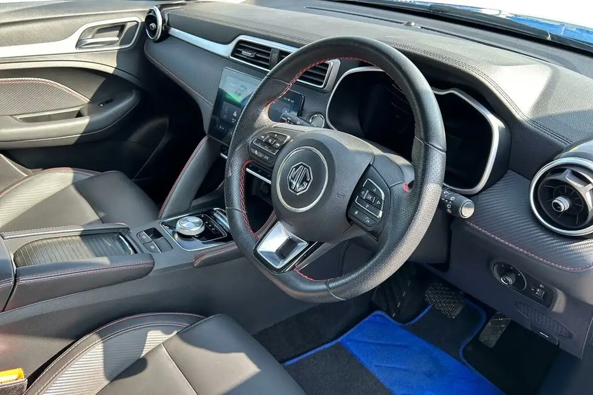 2022-mg-zs-suv-e-trophy-ev-156ps-long-range-big-5