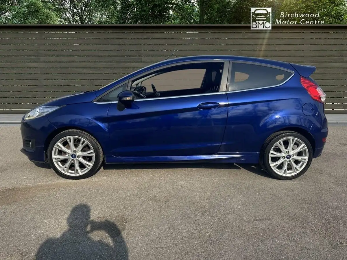 2017-ford-fiesta-10t-titanium-125ps-ecoboost-ss-3d-big-3