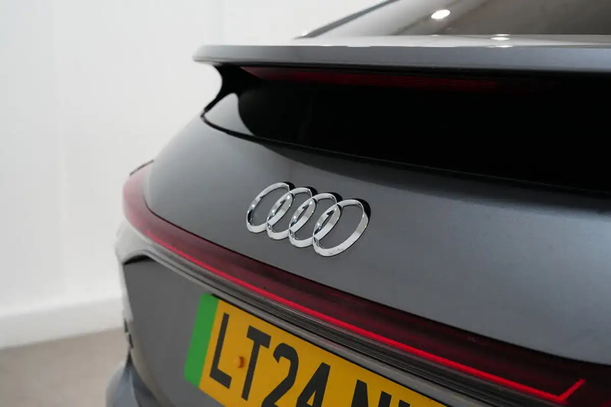 2024-audi-q4-e-tron-45e-s-line-sportback-auto-big-13