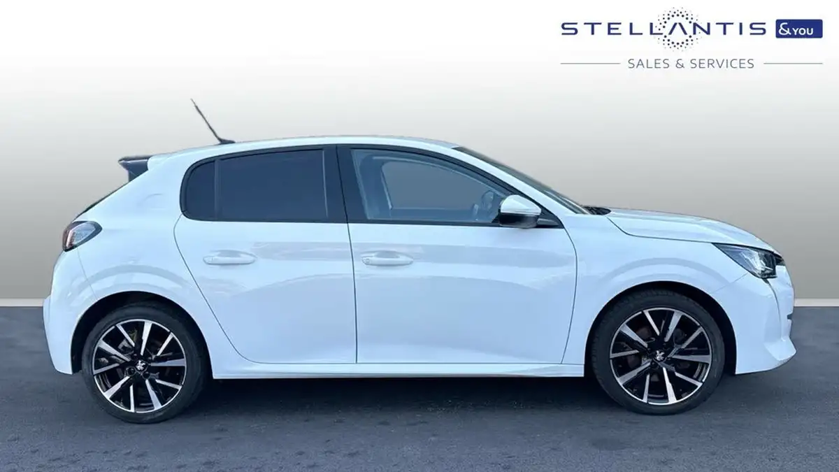 2020-peugeot-208-12-puretech-allure-100bhp-eat8-big-1