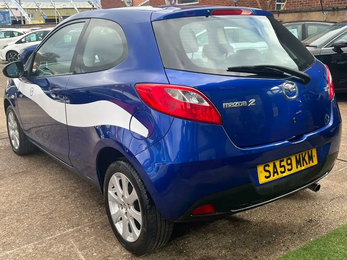 2009-mazda-mazda2-13-ts2-3d-big-15
