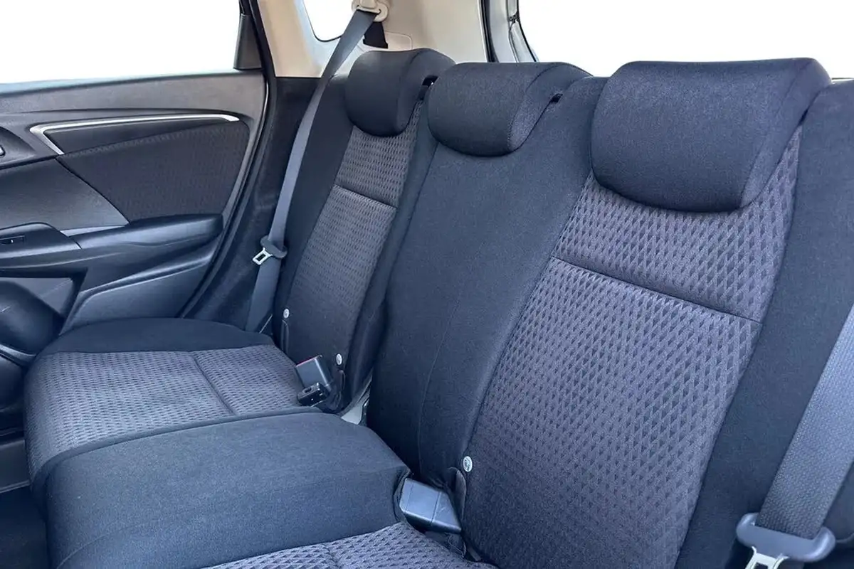 2019-honda-jazz-13-i-vtec-ex-cvt-big-17