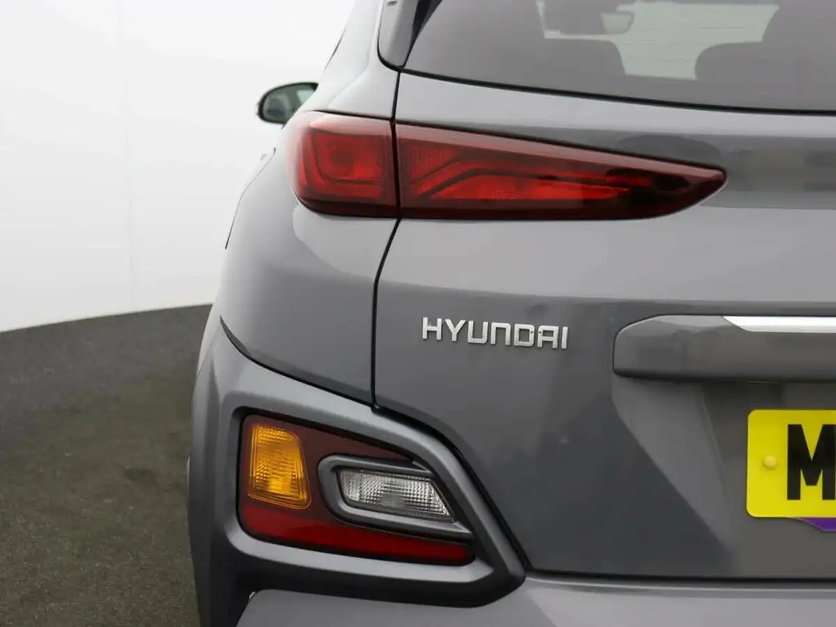 2019-hyundai-kona-10-t-gdi-premium-se-1-tone-roof-big-37