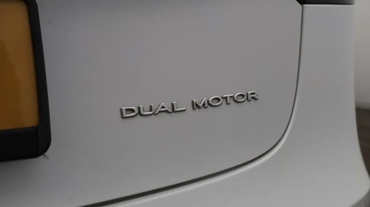 2021-tesla-model-3-e-long-range-4x4-big-21