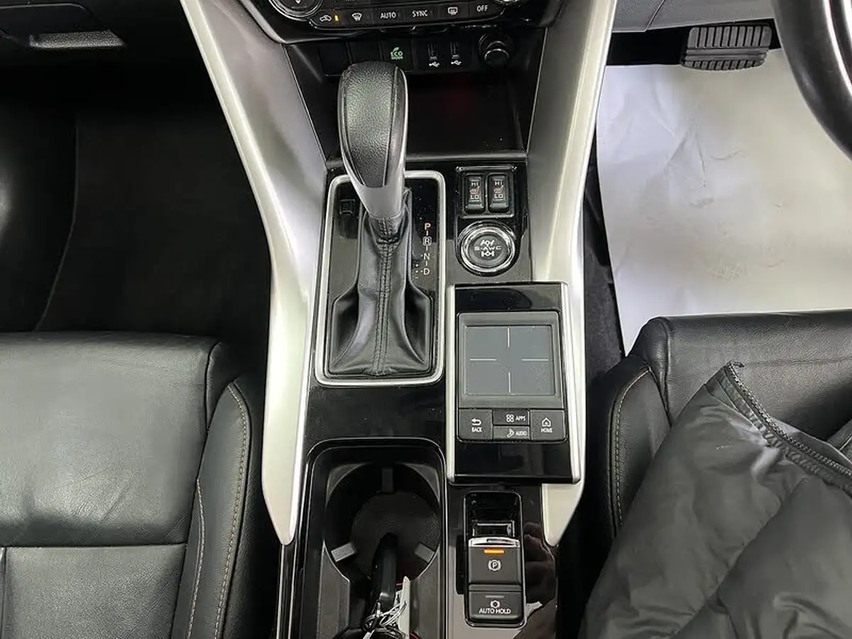 2019-mitsubishi-eclipse-cross-15-black-4wd-auto-big-12