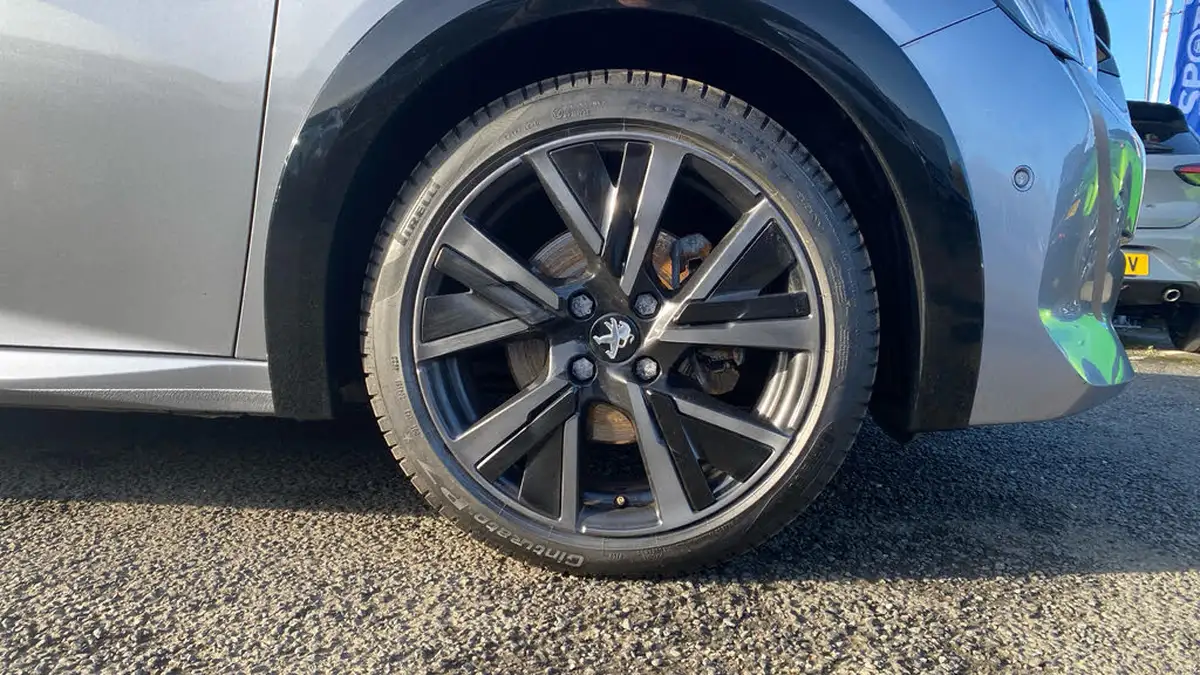 2021-peugeot-208-12-puretech-gt-premium-100bhp-big-16