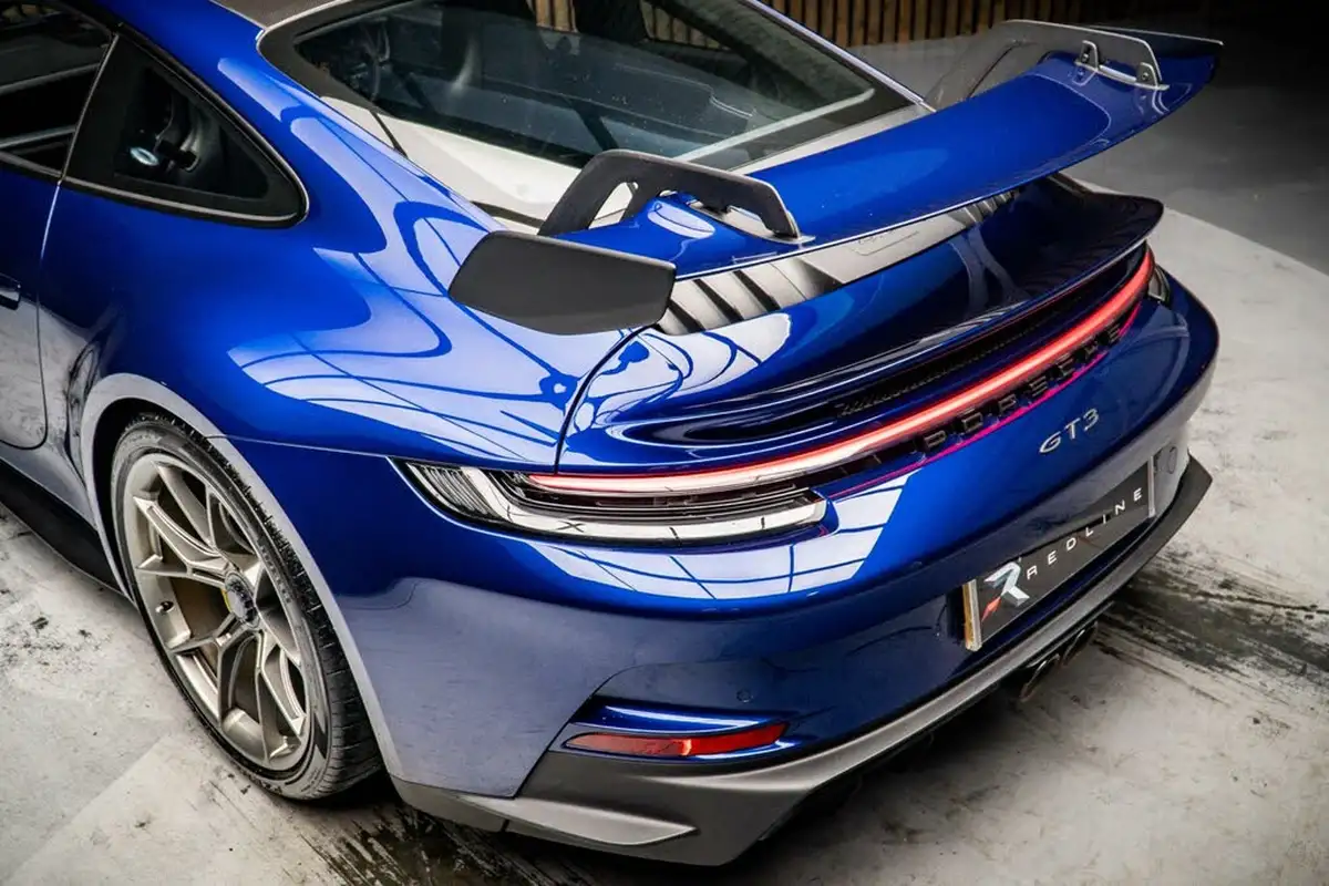 2022-porsche-911-40-gt3-rwd-big-19