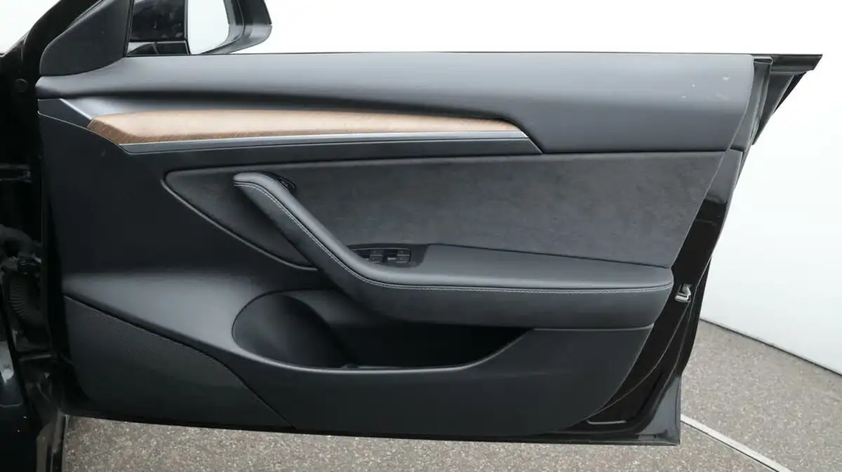 2021-tesla-model-3-e-standard-plus-big-15