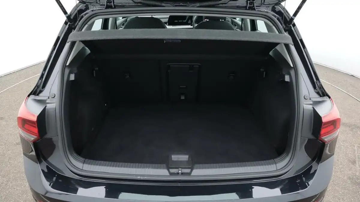 2022-volkswagen-golf-15-tsi-life-150ps-hatchback-big-17