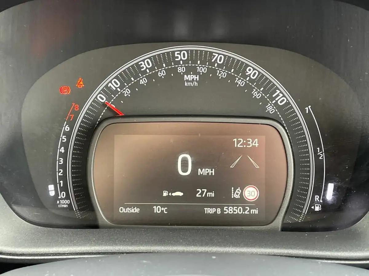 2024-toyota-aygo-x-10-vvt-i-edge-big-13