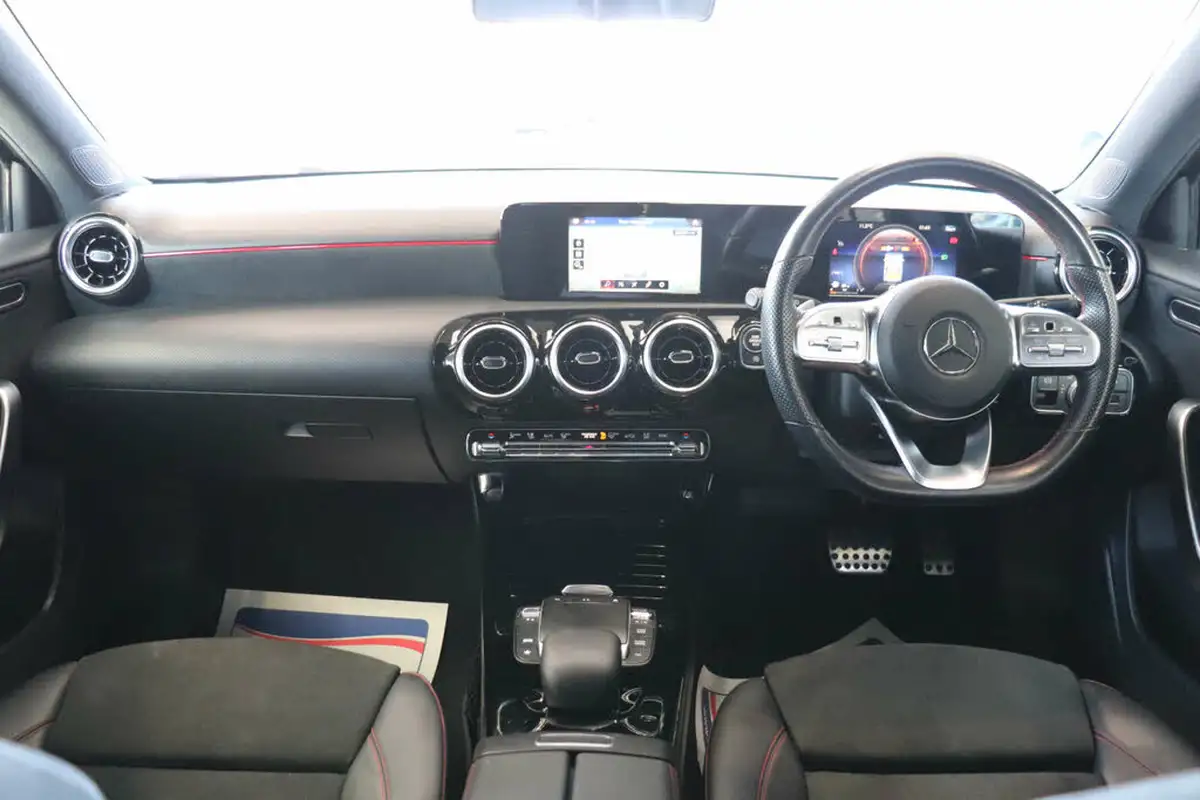 2020-mercedes-benz-a-class-20d-a200d-amg-line-hatchback-5d-big-13