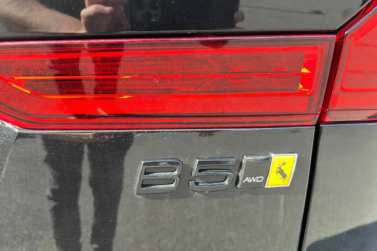 2024-volvo-xc60-20-b5-plus-black-edition-big-24