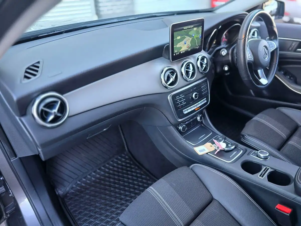 2018-mercedes-benz-gla-class-16-gla-180-urban-edition-ss-7g-dct-big-40