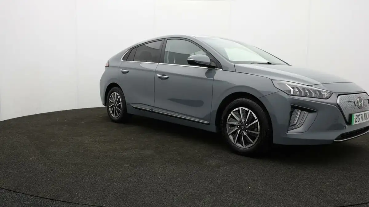 2021-hyundai-ioniq-e-premium-electric-100kw-big-74