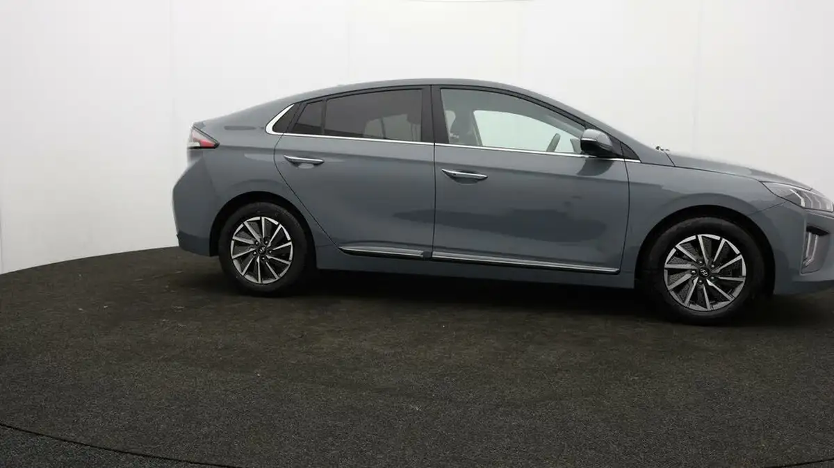 2021-hyundai-ioniq-e-premium-electric-100kw-big-46