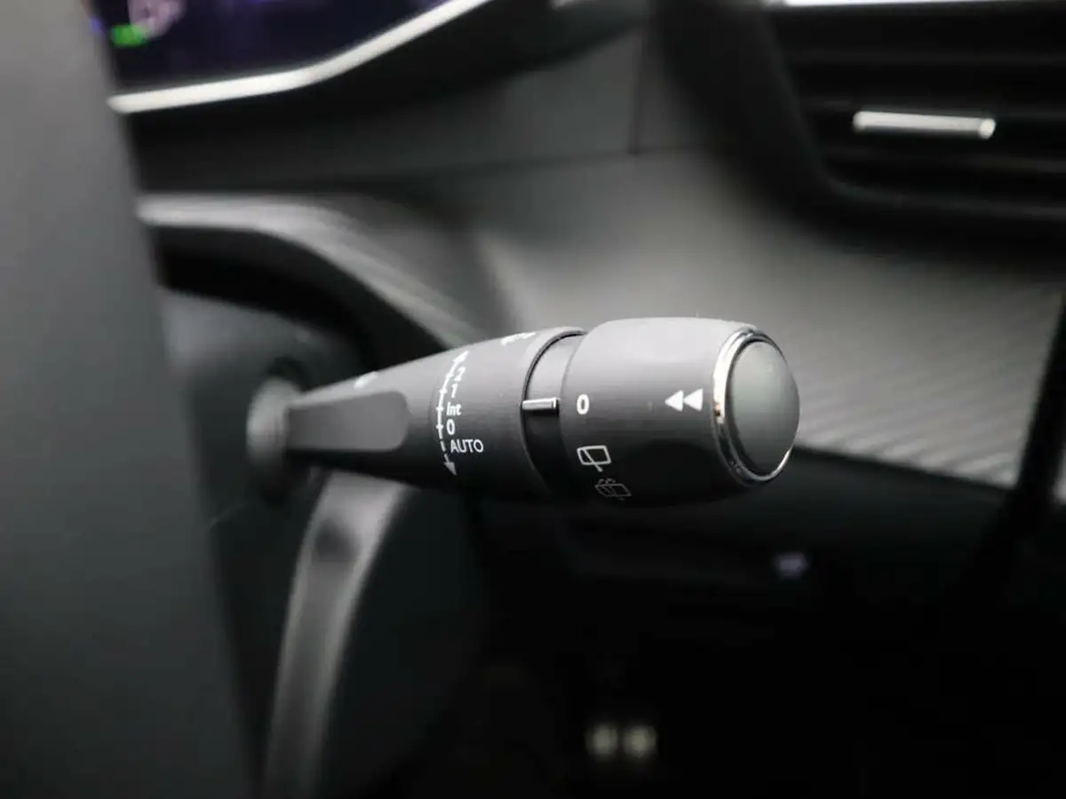 2024-peugeot-2008-suv-e-gt-136ps-50kwh-big-34