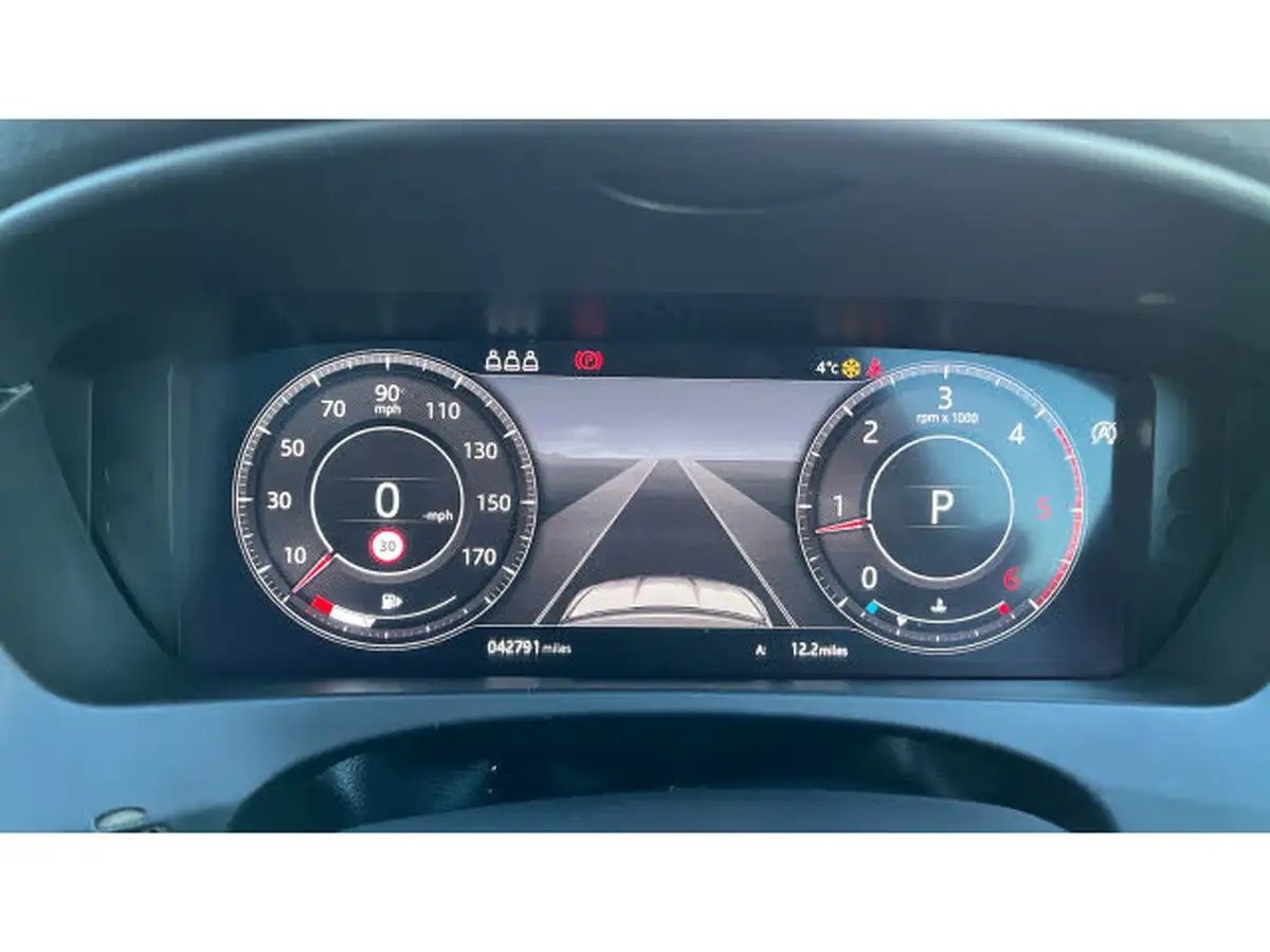 2020-jaguar-f-pace-20-i4d-chequered-flag-180ps-big-15
