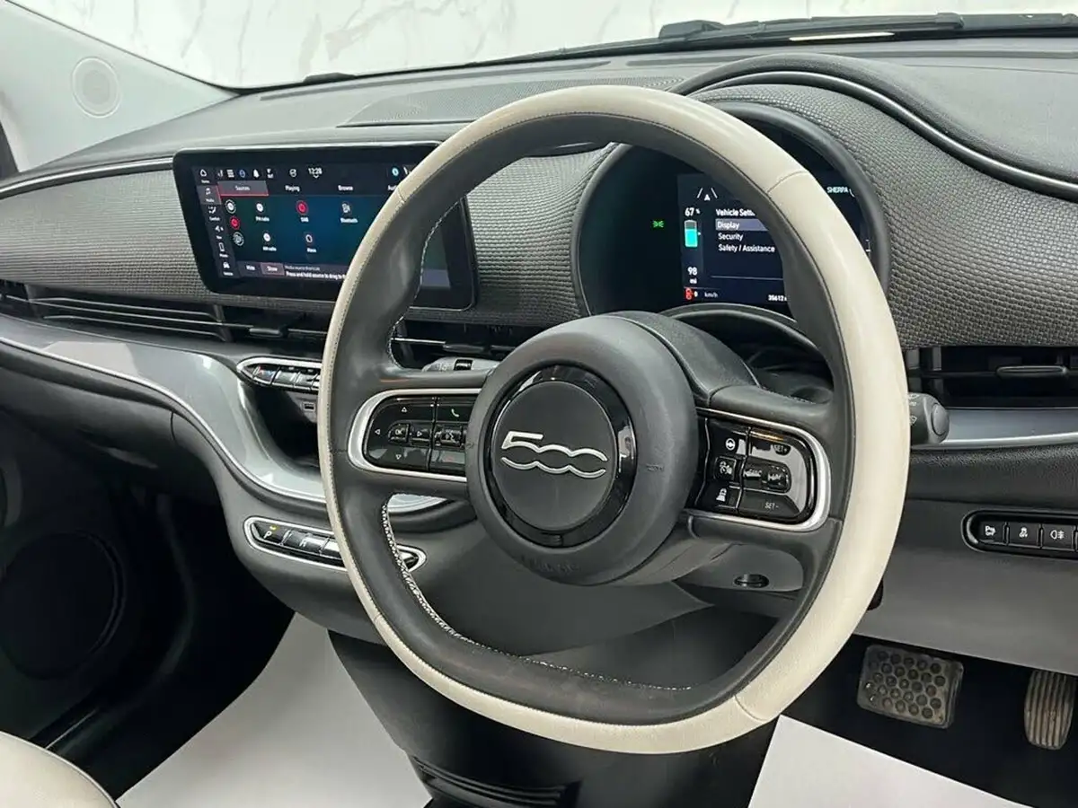 2021-fiat-500-e-la-prima-big-28