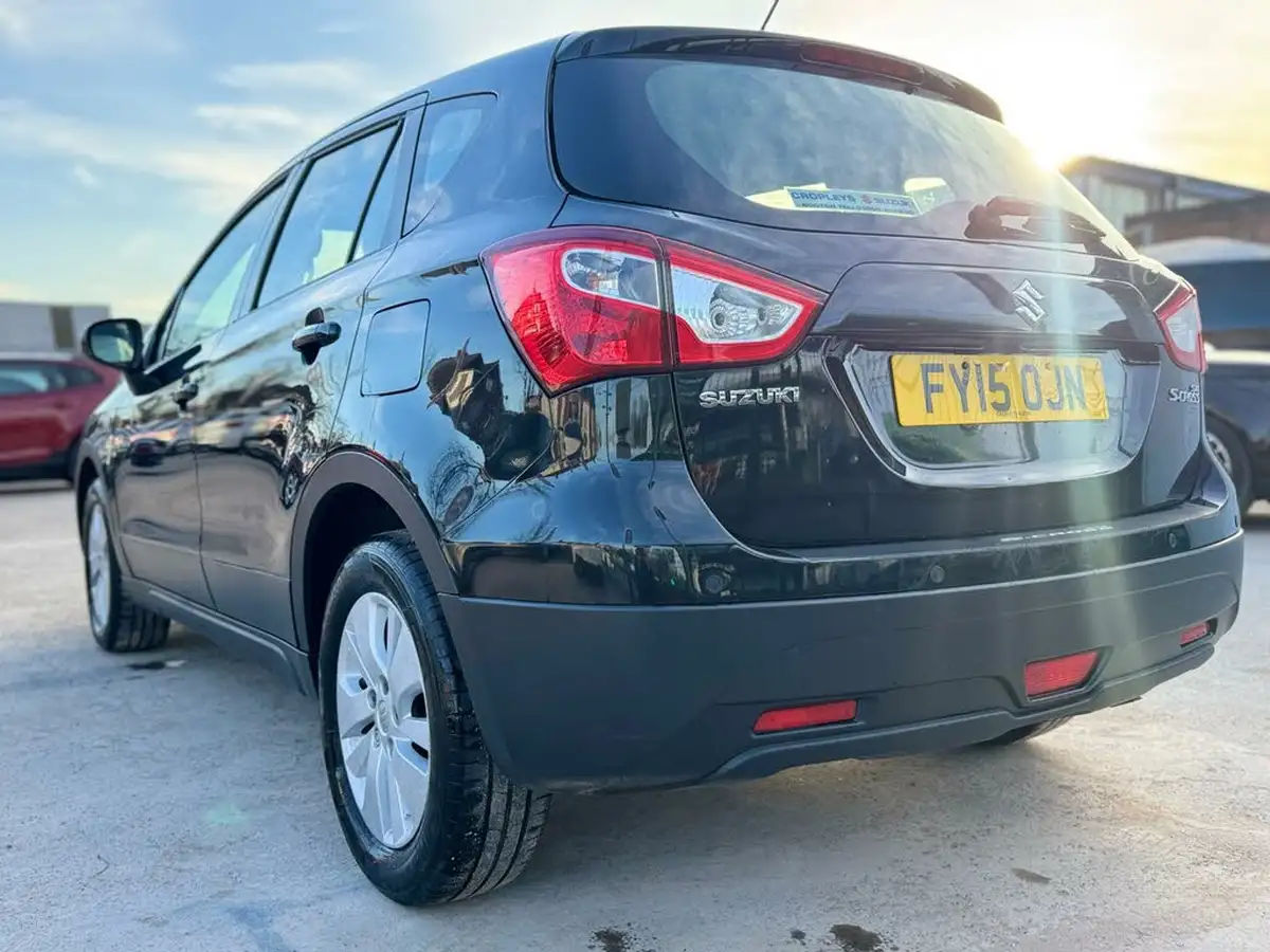 2015-suzuki-s-cross-16-sz3-big-11