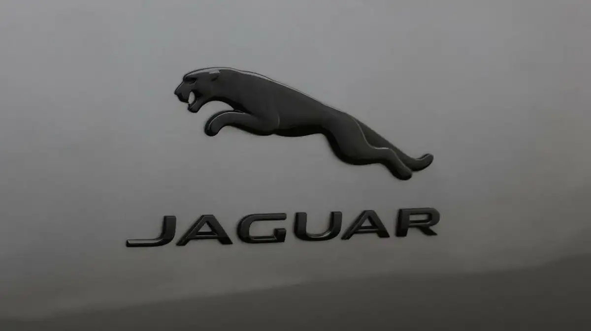 2022-jaguar-i-pace-ev400-black-big-21