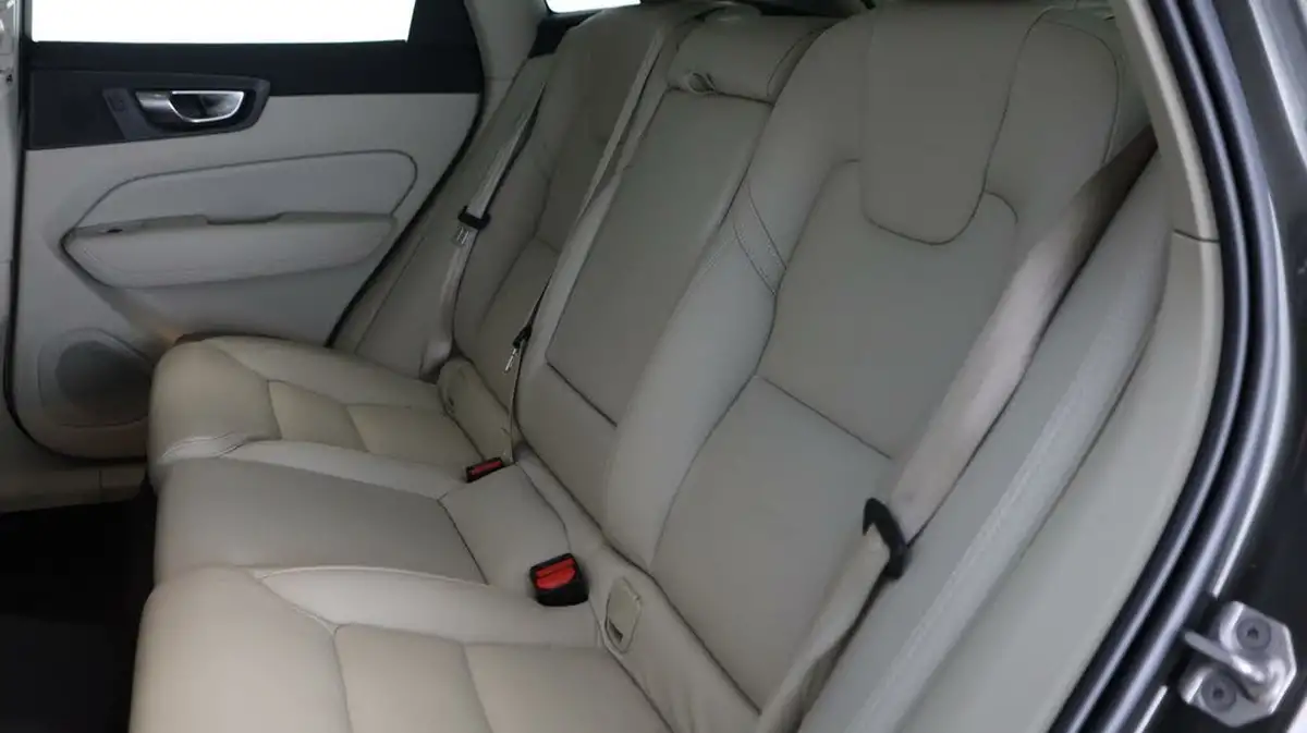 2022-volvo-xc60-20-t8-inscription-pro-455bhp-plug-in-hybrid-big-16