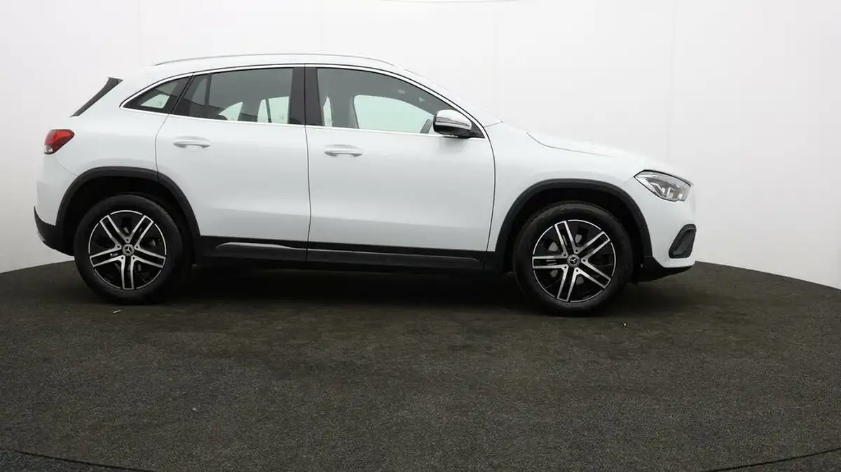 2021-mercedes-benz-gla-class-13-gla-200-sport-big-7