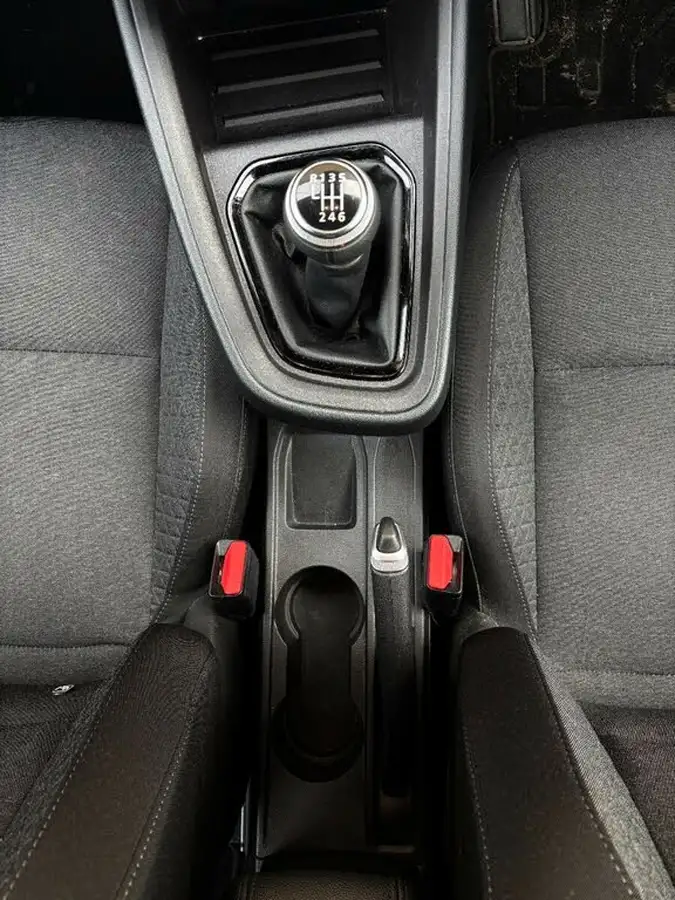2021-renault-clio-10-tce-iconic-90ps-big-24