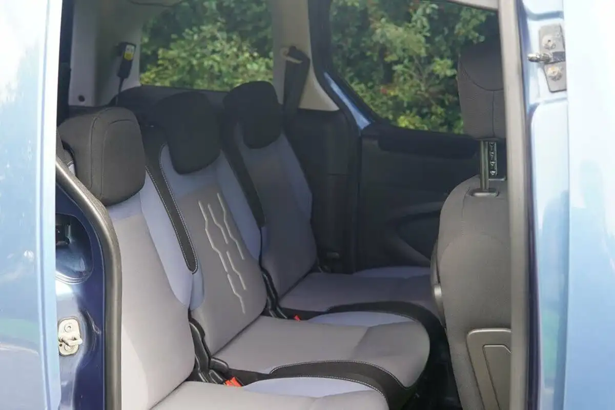 2015-peugeot-partner-16-tepee-active-big-17