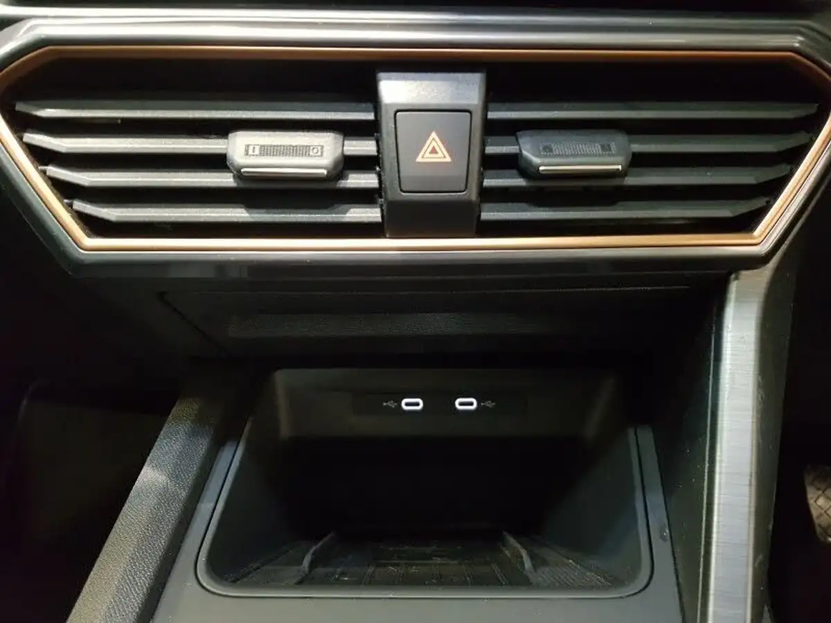 2021-cupra-formentor-14-e-hybrid-v1-big-9