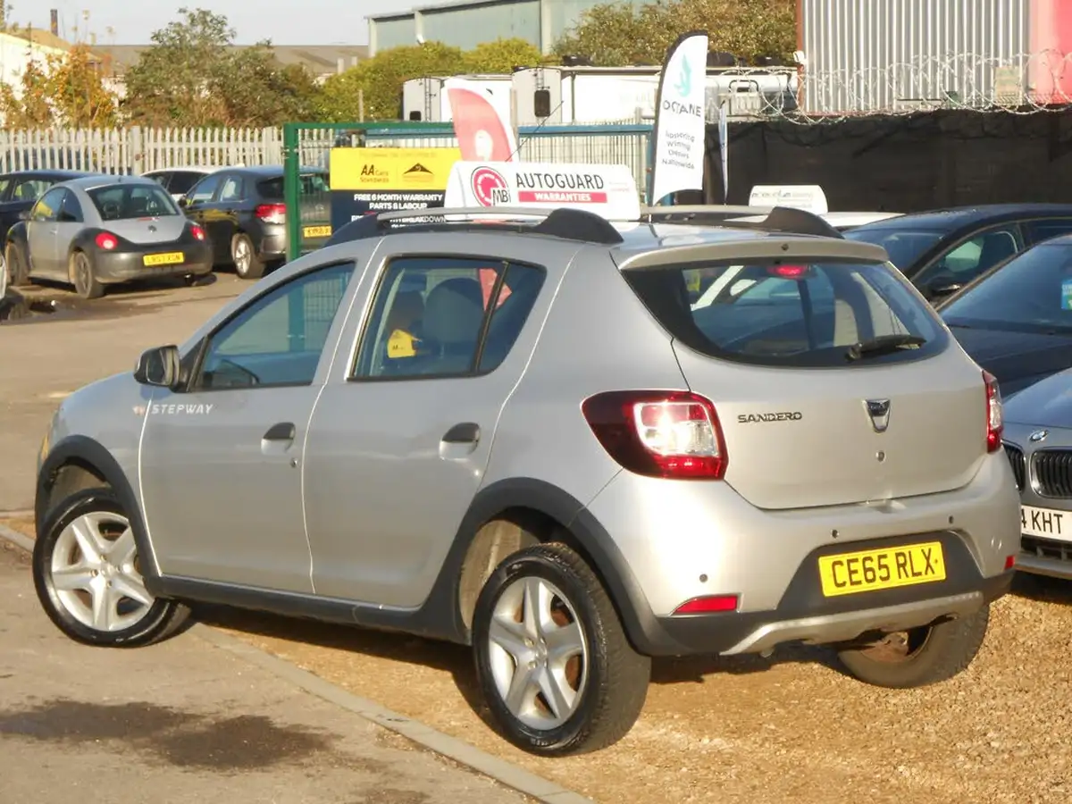 2015-dacia-sandero-stepway-15dci-laureate-big-5