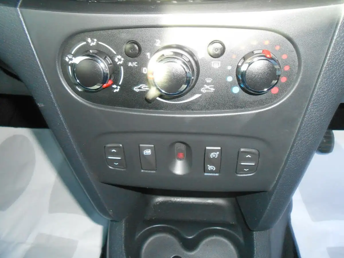 2015-dacia-sandero-stepway-15dci-laureate-big-29