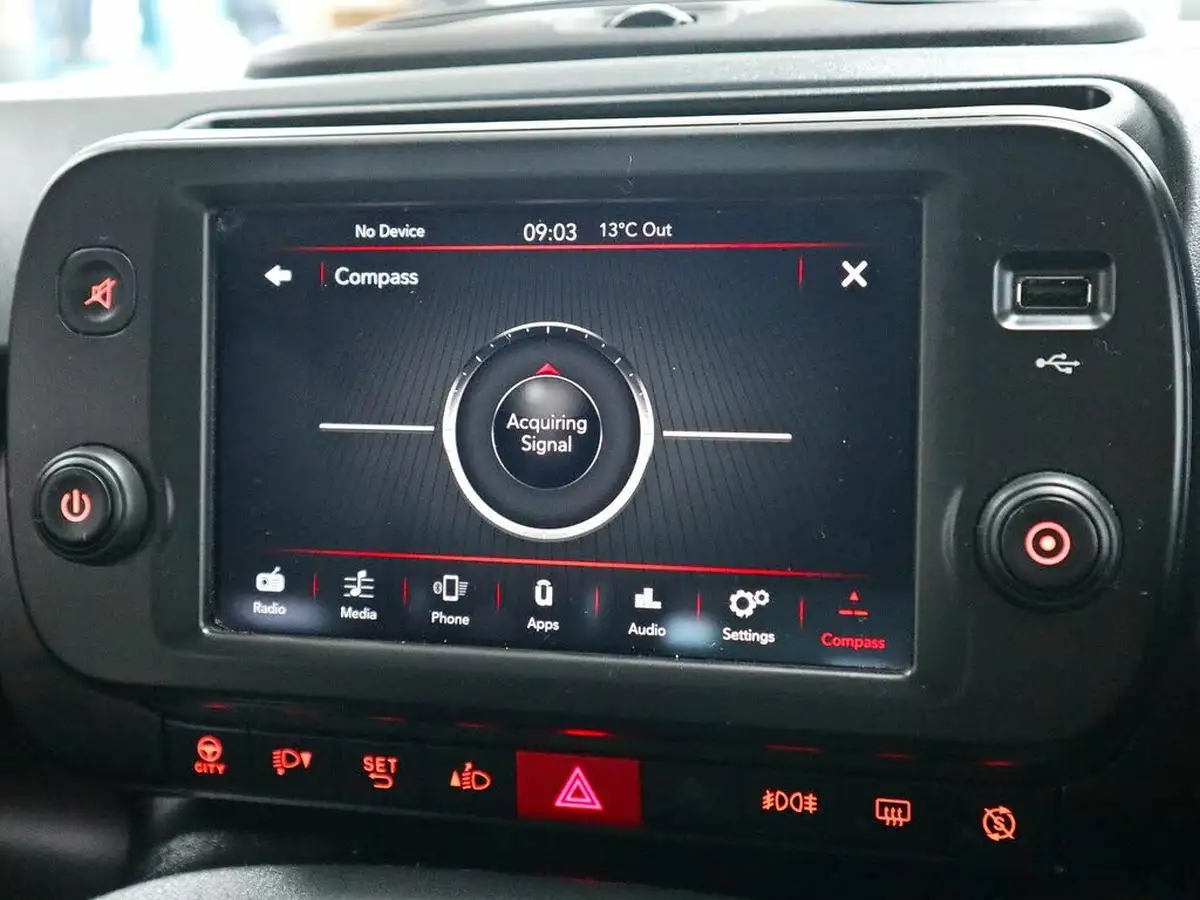 2022-fiat-panda-10-red-big-31