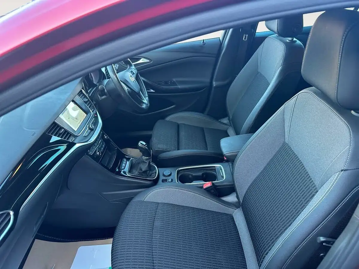 2021-vauxhall-astra-12-turbo-griffin-edition-hatchback-big-12