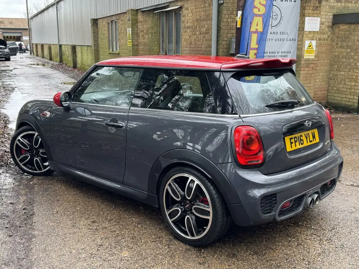 2016-mini-cooper-20-cooper-jcw-big-20
