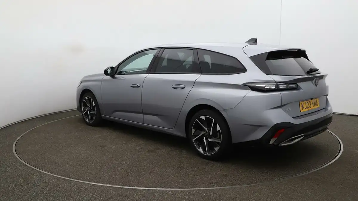2023-peugeot-308-sw-12-puretech-allure-premium-130ps-big-5