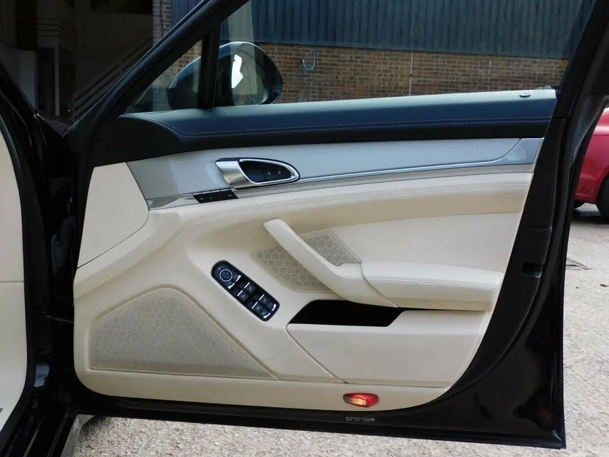 2014-porsche-panamera-30td-big-29