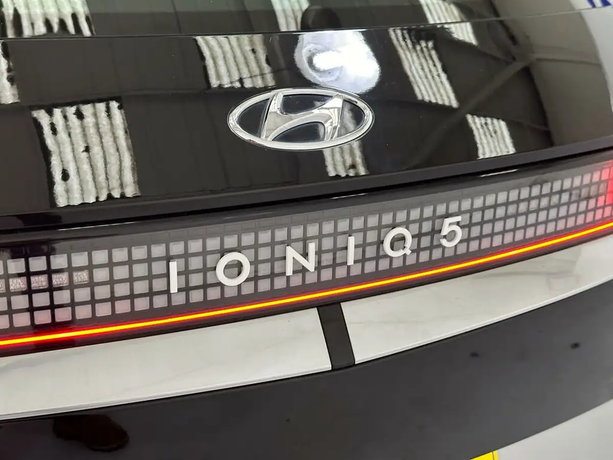 2021-hyundai-ioniq-5-e-premium-170ps-58kwh-rwd-big-7